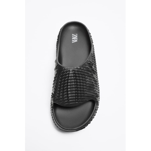 자라 Zara TEXTURED SLIDES