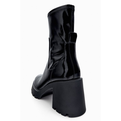 자라 Zara FAUX PATENT LEATHER HEELED LUG SOLE ANKLE BOOTS