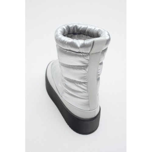 자라 Zara QUILTED ATHLETIC BOOTS