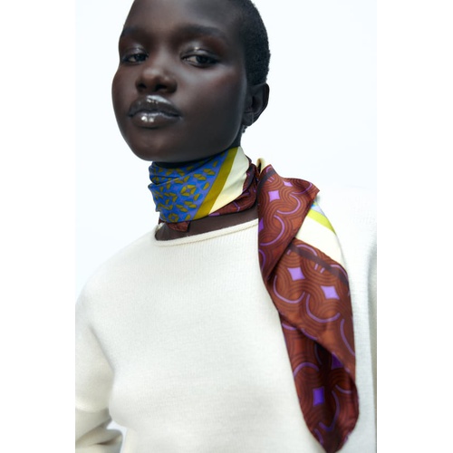 자라 Zara SATIN EFFECT PRINTED SCARF