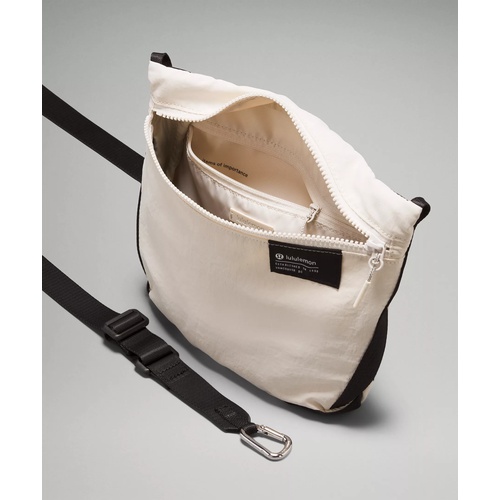 룰루레몬 Lululemon Clean Lines Crossbody Bag 2.8L